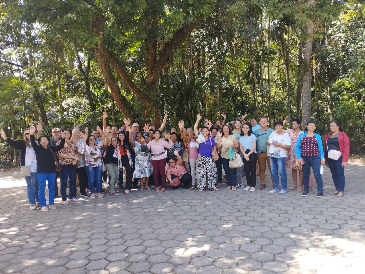 Visita do Grupo da Terceira Idade de São Domingos do Norte ao Museu de Biologia Professor Mello Leitão  - Santa Teresa-ES, uma parceria SEMMA e Departamento de Cultura.